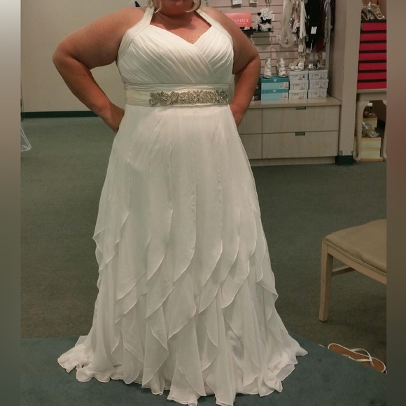 Chiffon Wedding dress - Picture 2 of 15